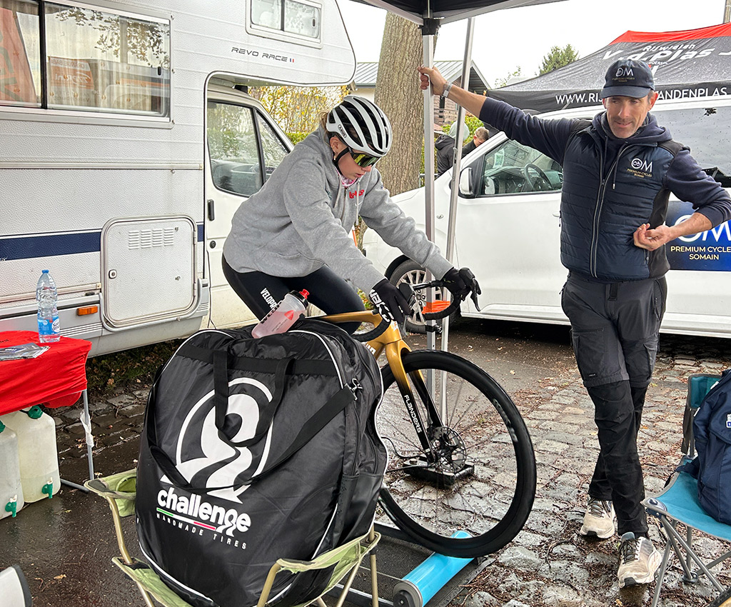 FLANDERS Cyclo-cross CX-Nxt, Shimano 105, Ultegra, Di2, DT, Mavic, Selle Italia, Schwalbe,Adèle Hurteloup