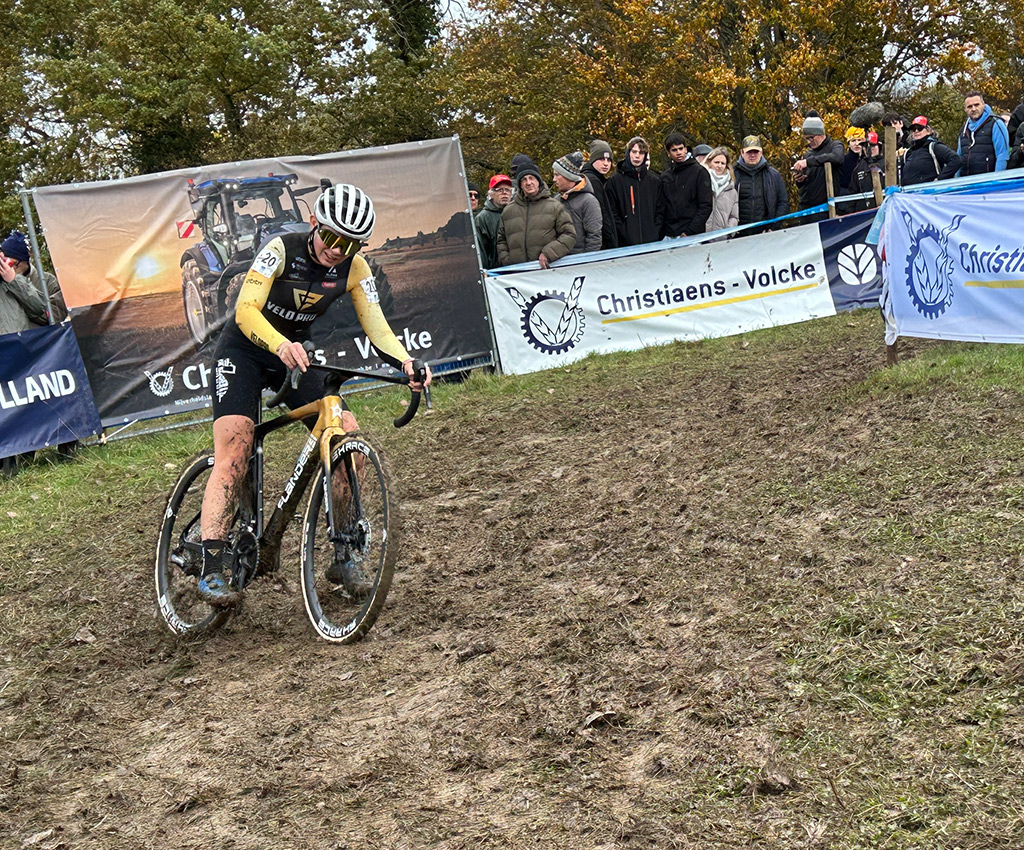FLANDERS Cyclo-cross CX-Nxt, Shimano 105, Ultegra, Di2, DT, Mavic, Selle Italia, Schwalbe,Adèle Hurteloup