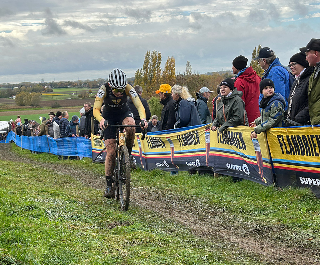 FLANDERS Cyclo-cross CX-Nxt, Shimano 105, Ultegra, Di2, DT, Mavic, Selle Italia, Schwalbe,Adèle Hurteloup