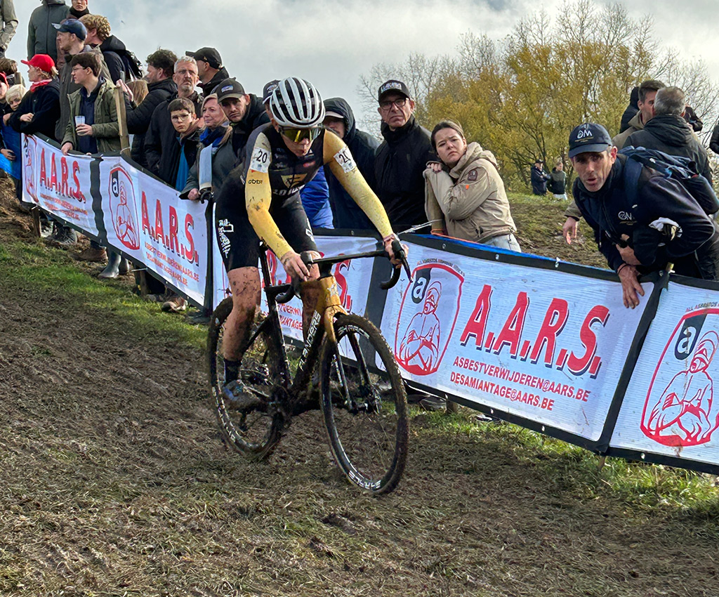 FLANDERS Cyclo-cross CX-Nxt, Shimano 105, Ultegra, Di2, DT, Mavic, Selle Italia, Schwalbe,Adèle Hurteloup