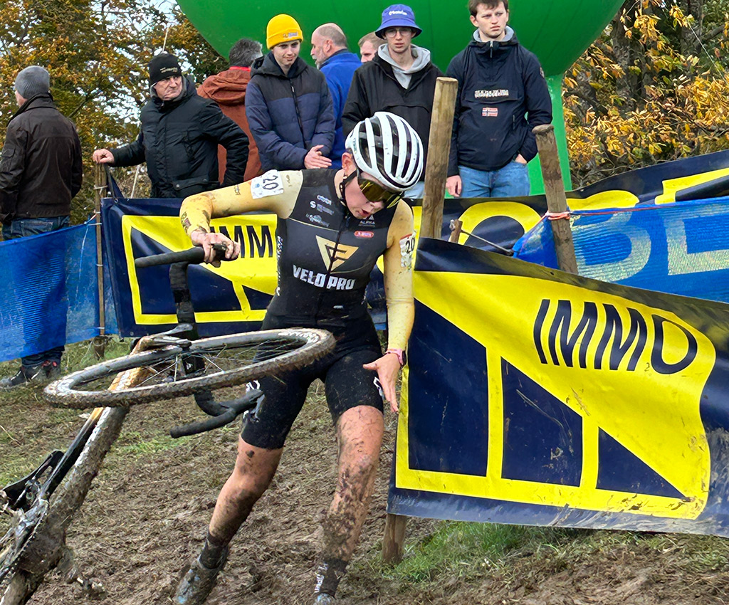 FLANDERS Cyclo-cross CX-Nxt, Shimano 105, Ultegra, Di2, DT, Mavic, Selle Italia, Schwalbe,Adèle Hurteloup